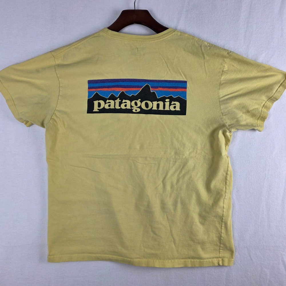 Patagonia Men's P-6 Logo Responsibili-Tee Graphic T-Shirt Yellow Size Large
